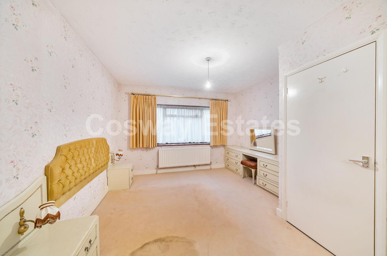 Blackwell Gardens, Edgware, HA8, Edgware